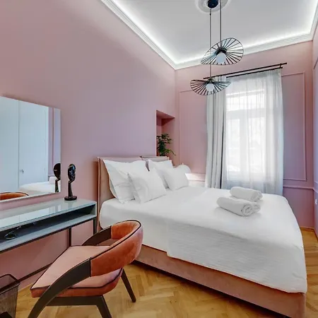 Amare Boutique Отель *