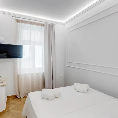 Отель Amare Boutique *