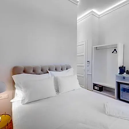 Отель Amare Boutique