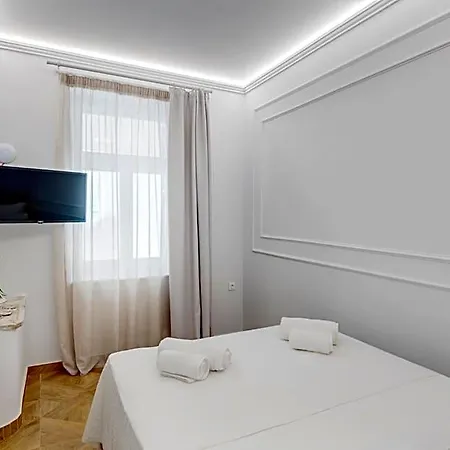 Amare Boutique Эрмуполис